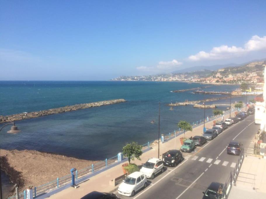 Appartamento Sea View, In The Old Town Santo Stefano Al Mare Esterno foto